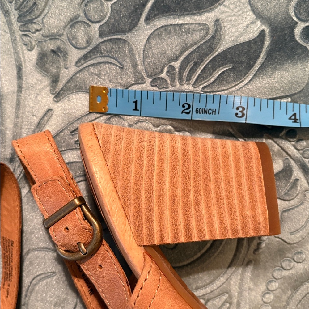 NWT Born Women's Tan Sandals - Genuine Leather Upper Sz 8 - Picture 14 of 14